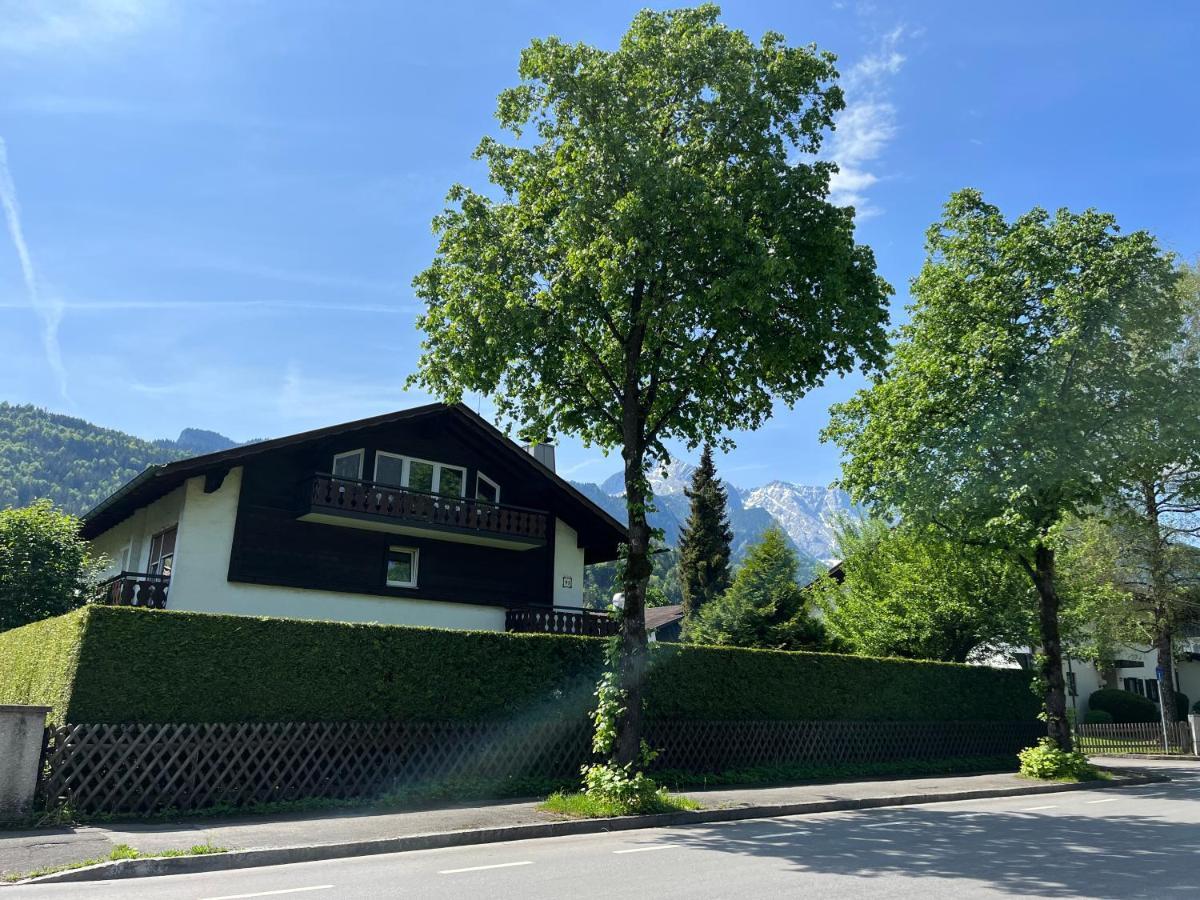 Doppelhaushaelfte Zugspitzblick Mit Privatem Garten ガルミッシュ・パルテンキルヒェン エクステリア 写真
